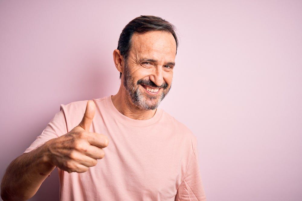 homme heureux de ses résolutions