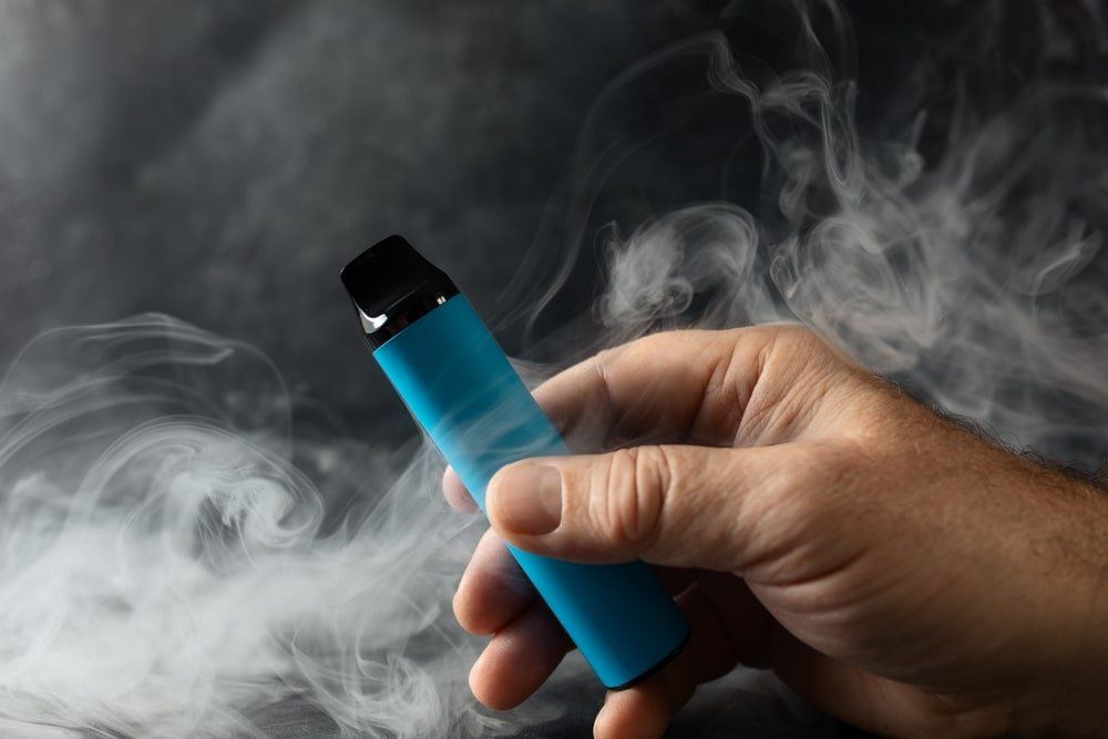 Le vapotage représente l'utilisation d'une cigarette électronique